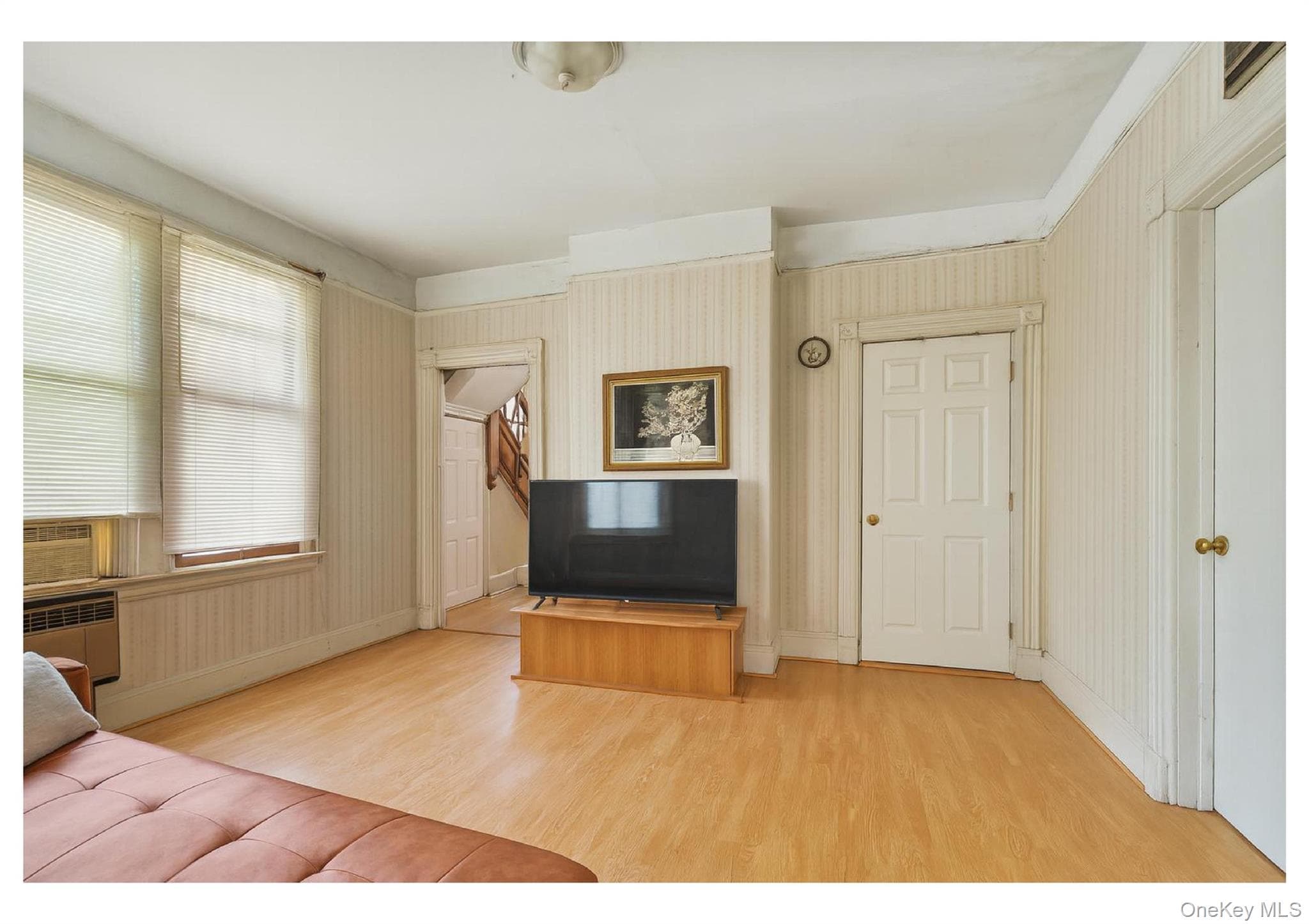 350-354 East 193rd Street St thumbnail 11