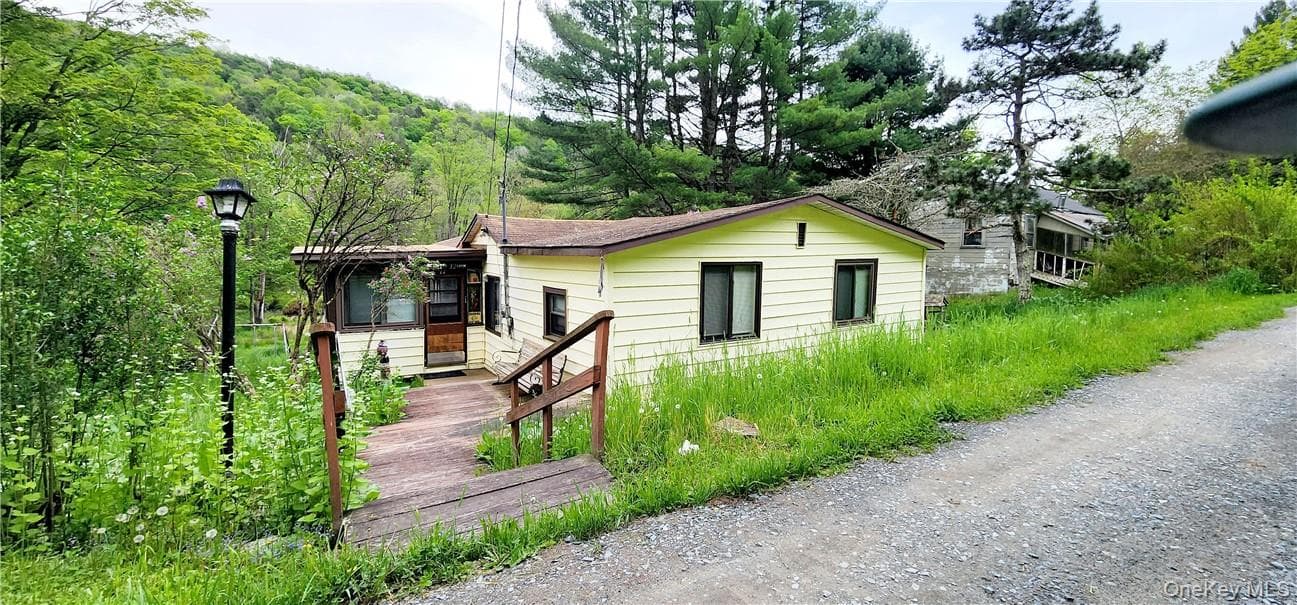 32 Brookside Drive photo 1