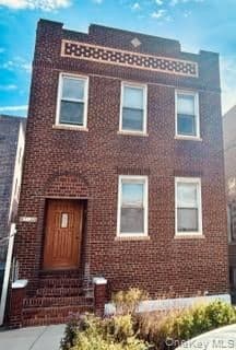 61-38 Grand Avenue, Maspeth