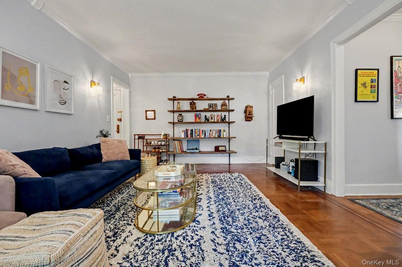 300 S Broadway Unit: 2 H thumbnail 8