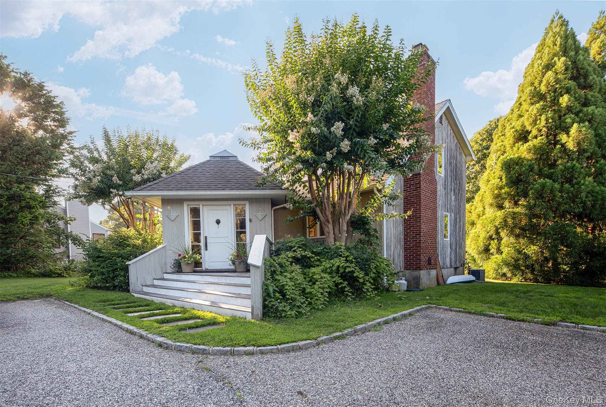 33 Hilltop Road photo 1