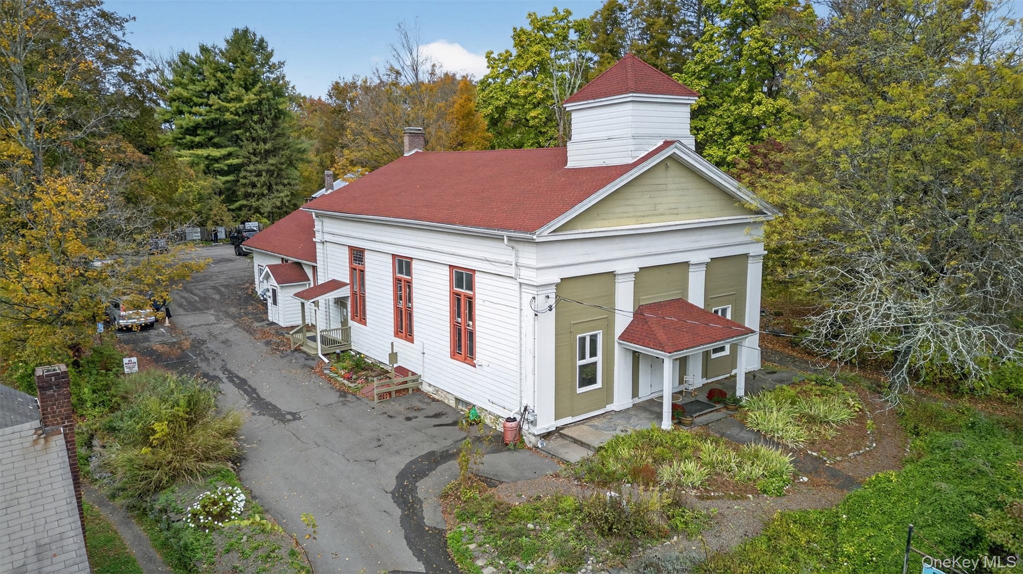3588 Main Street, Stone Ridge
