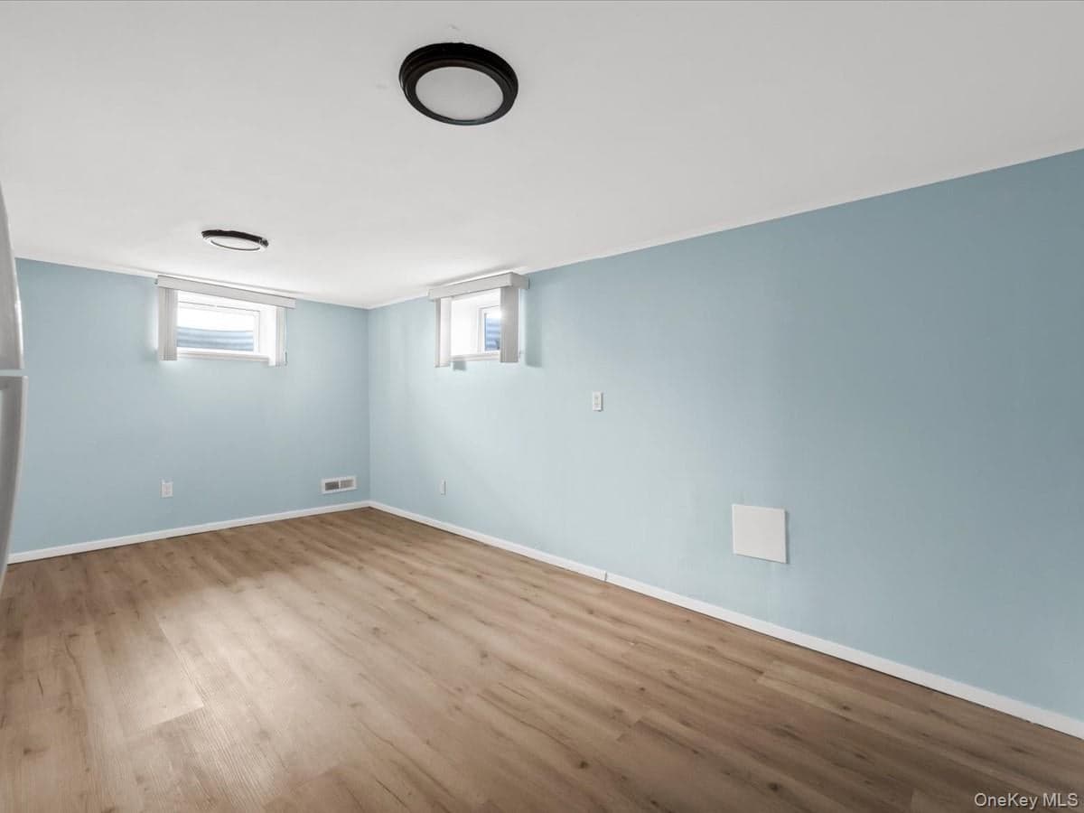 77 Litchfield Avenue thumbnail 19