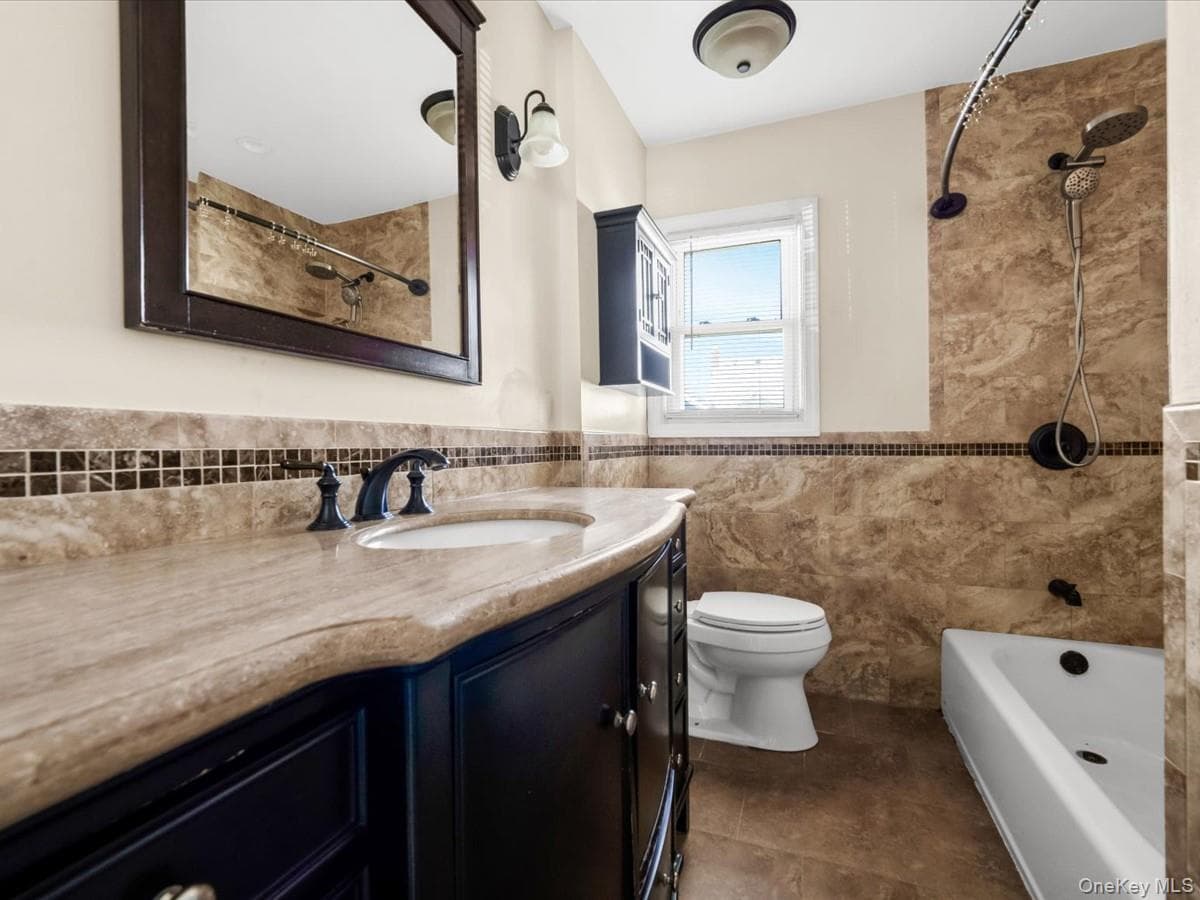 77 Litchfield Avenue thumbnail 12