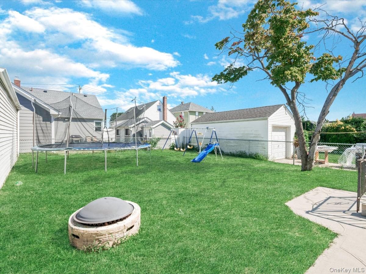 77 Litchfield Avenue thumbnail 24