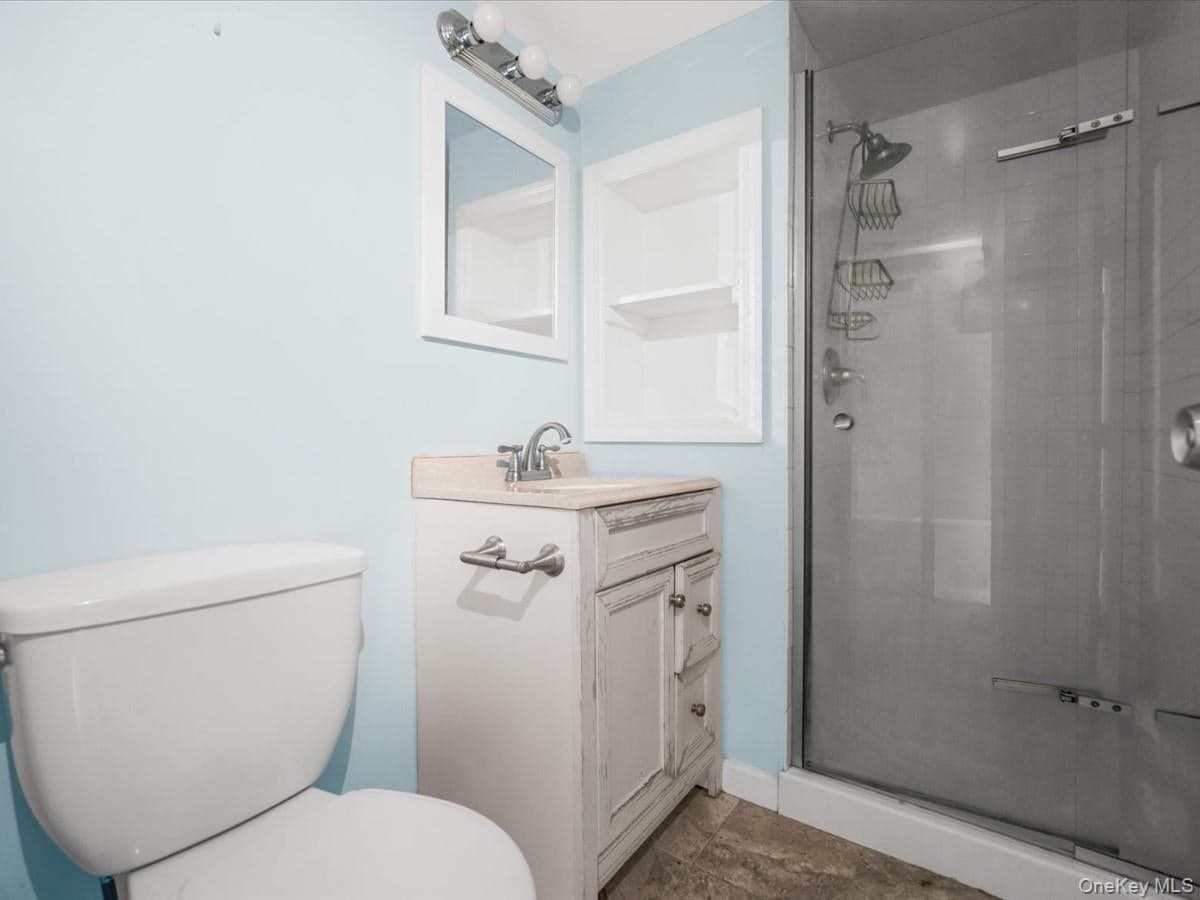77 Litchfield Avenue thumbnail 21