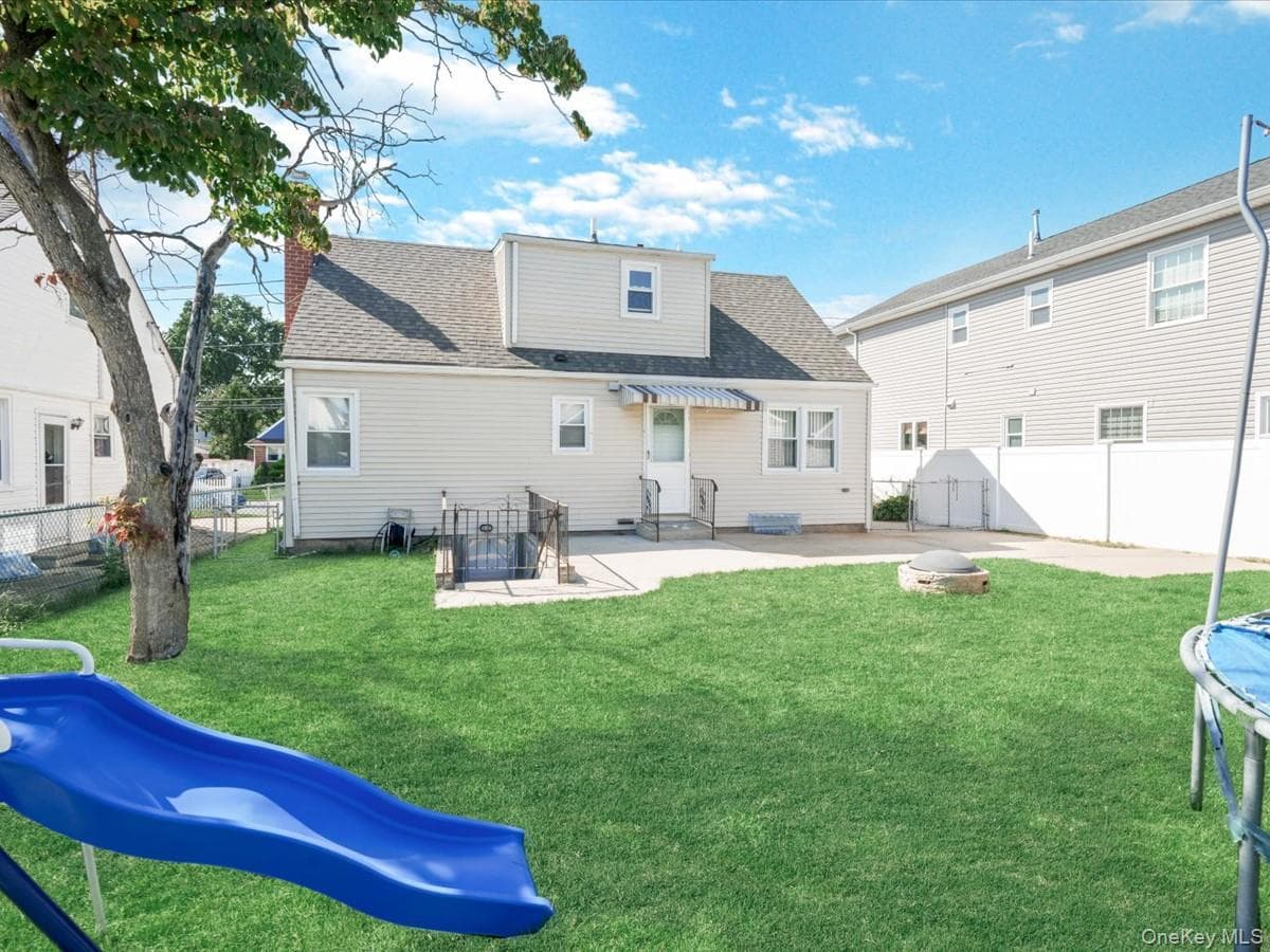 77 Litchfield Avenue thumbnail 25
