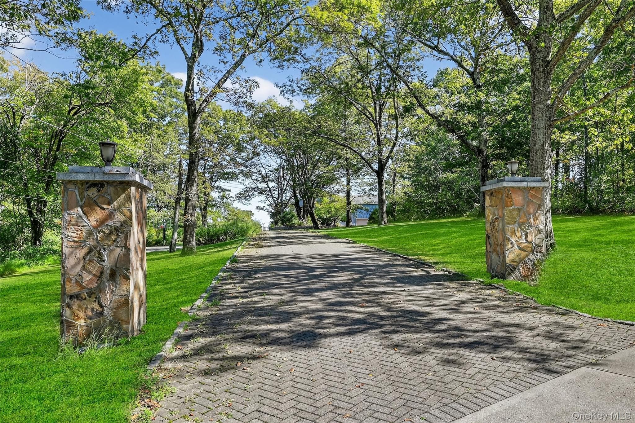 15 Curran Drive thumbnail 4