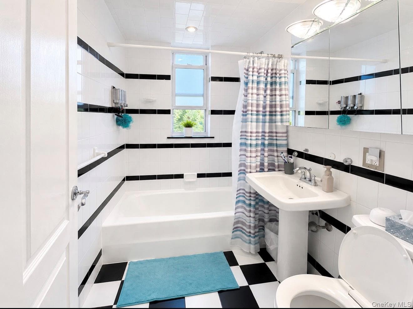 1385 Broadway Unit: A33 thumbnail 9
