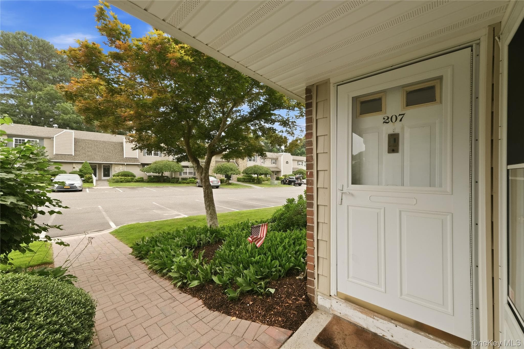 207 Lake Pointe Circle CIR Unit: 207 thumbnail 3