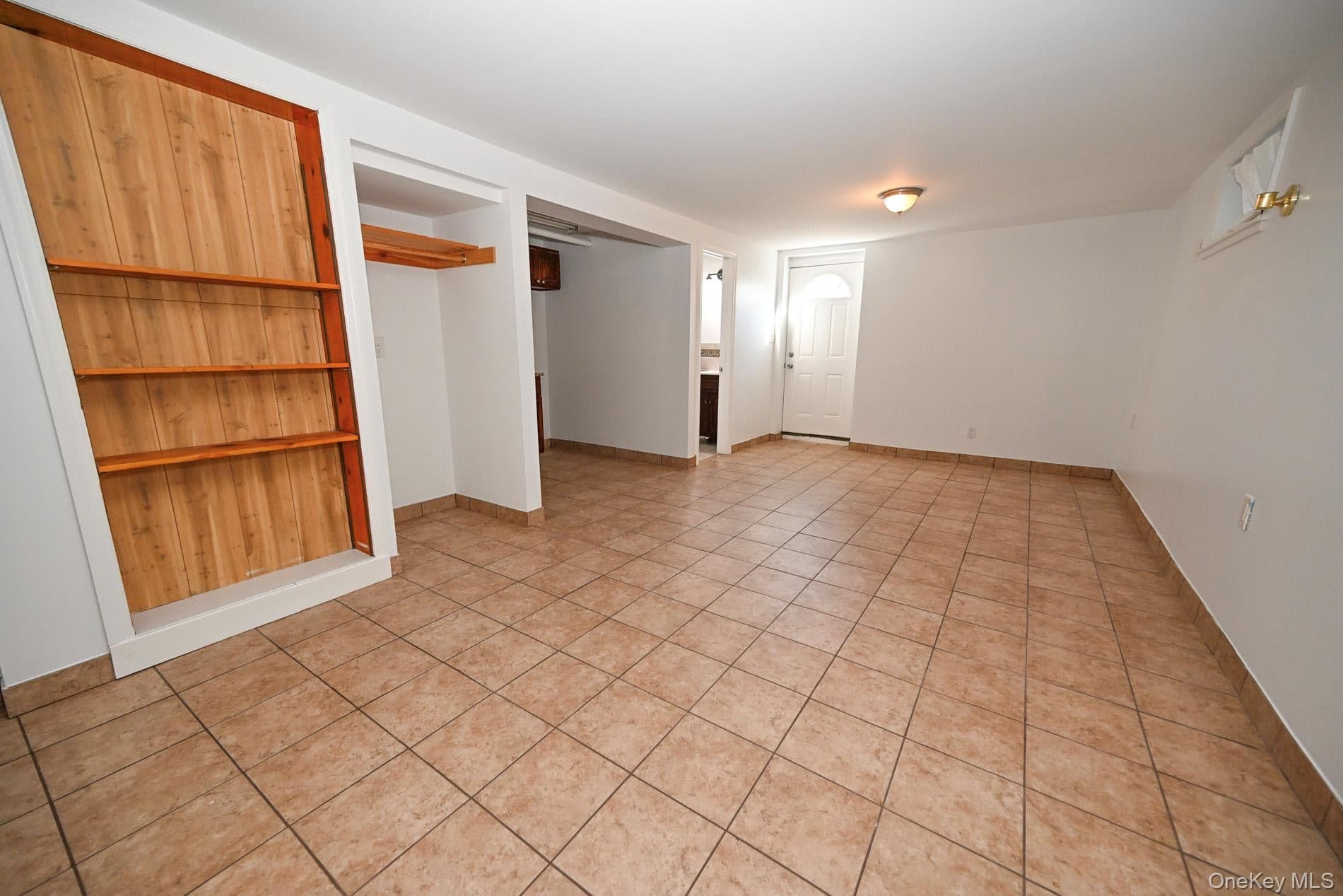 1087 Esther Street thumbnail 15