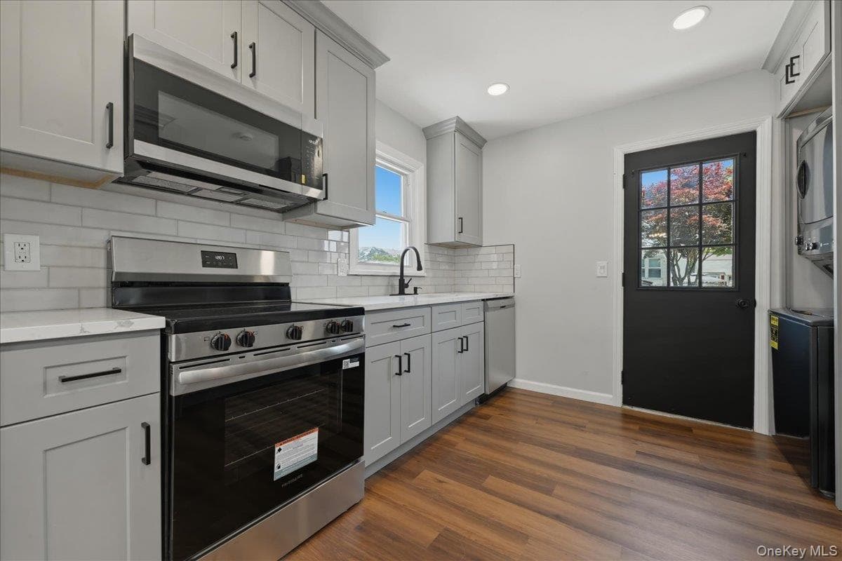 20 Wyona Avenue thumbnail 12