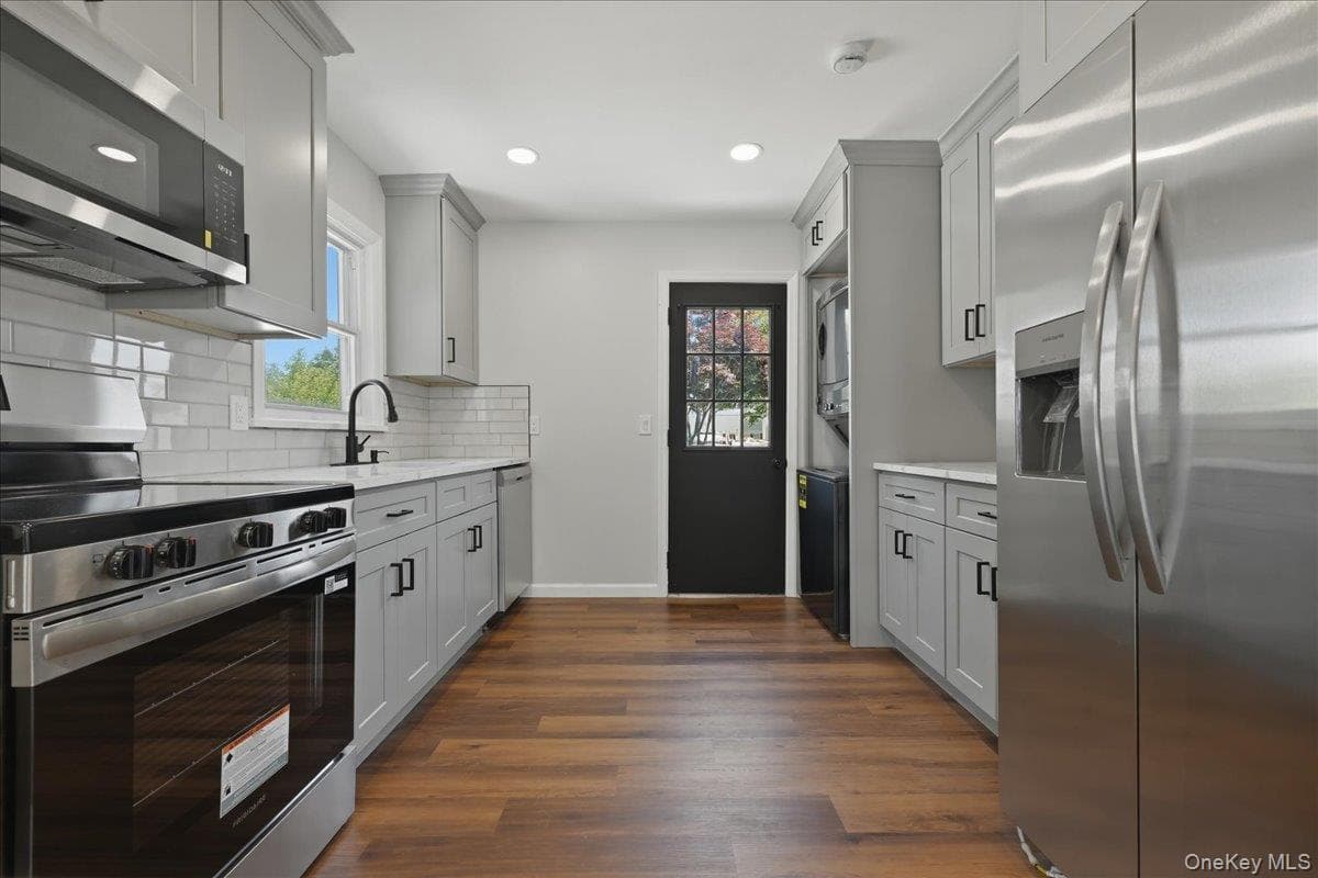 20 Wyona Avenue thumbnail 13