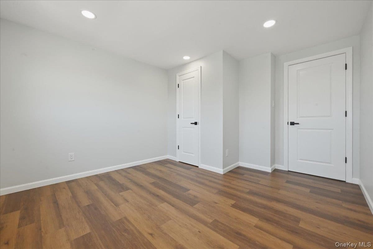 20 Wyona Avenue thumbnail 24
