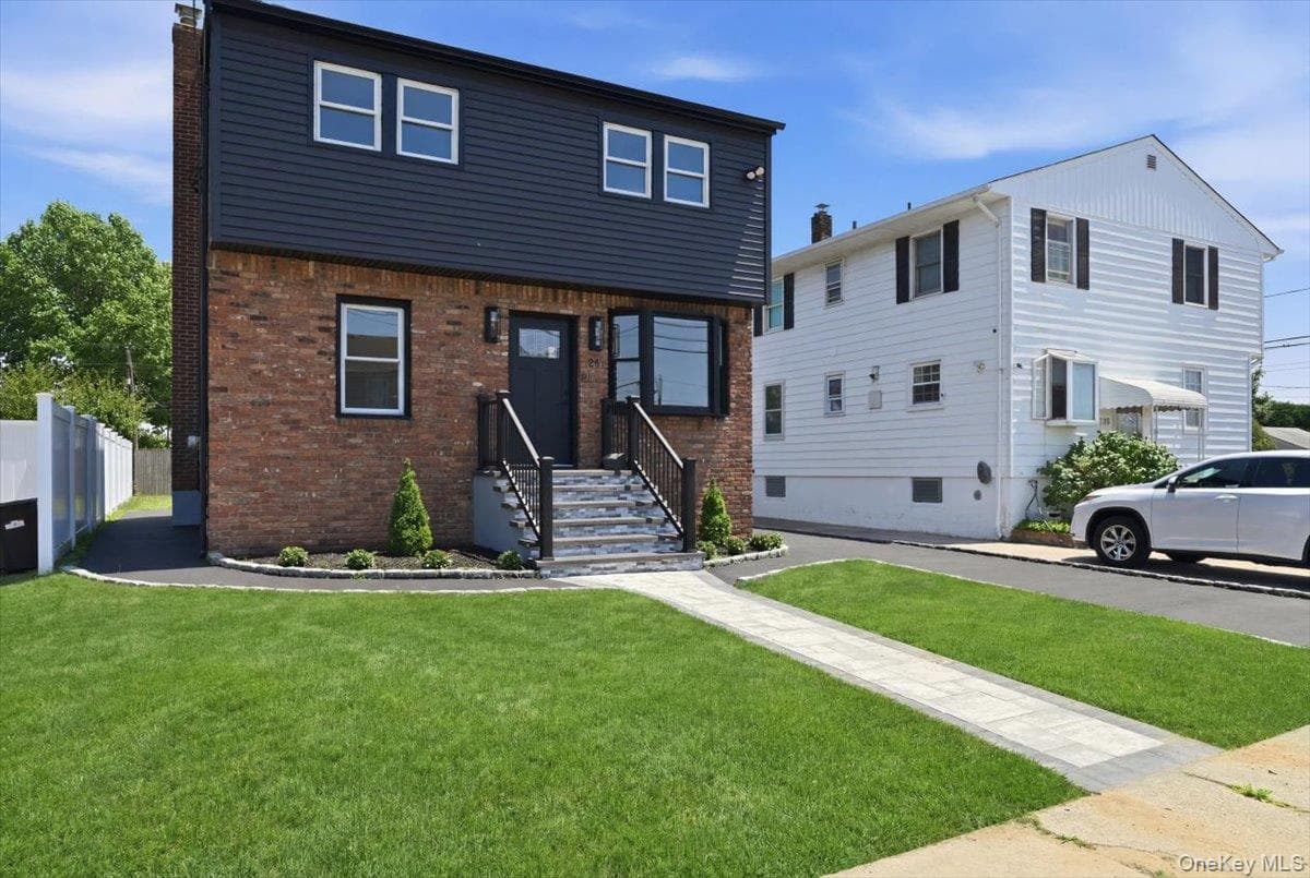 20 Wyona Avenue photo 1