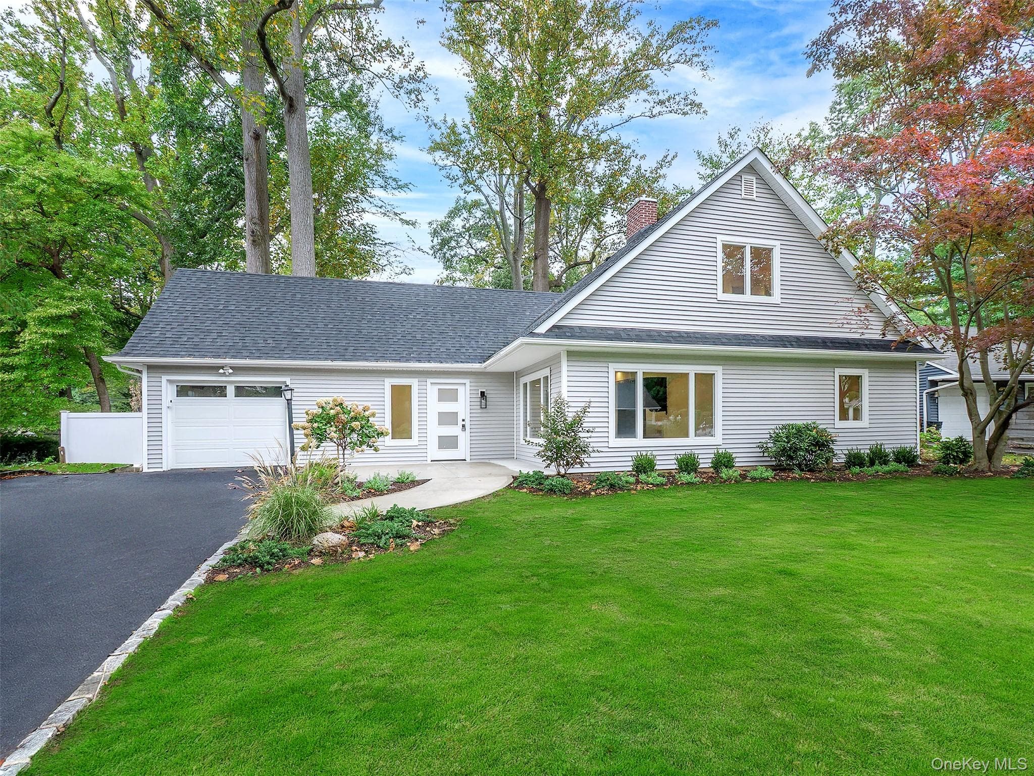 48 Buckeye Road, Glen Cove
