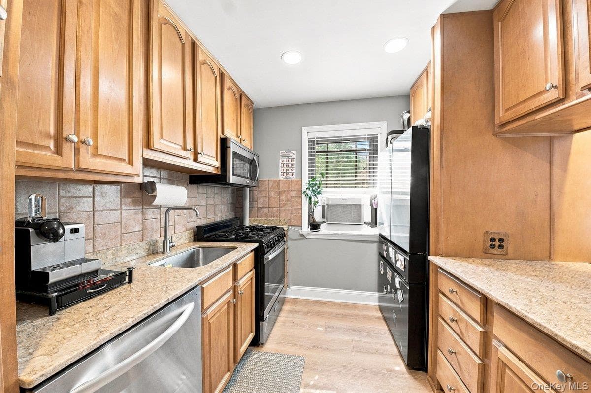 41 Manchester Road Unit: B-23 thumbnail 4