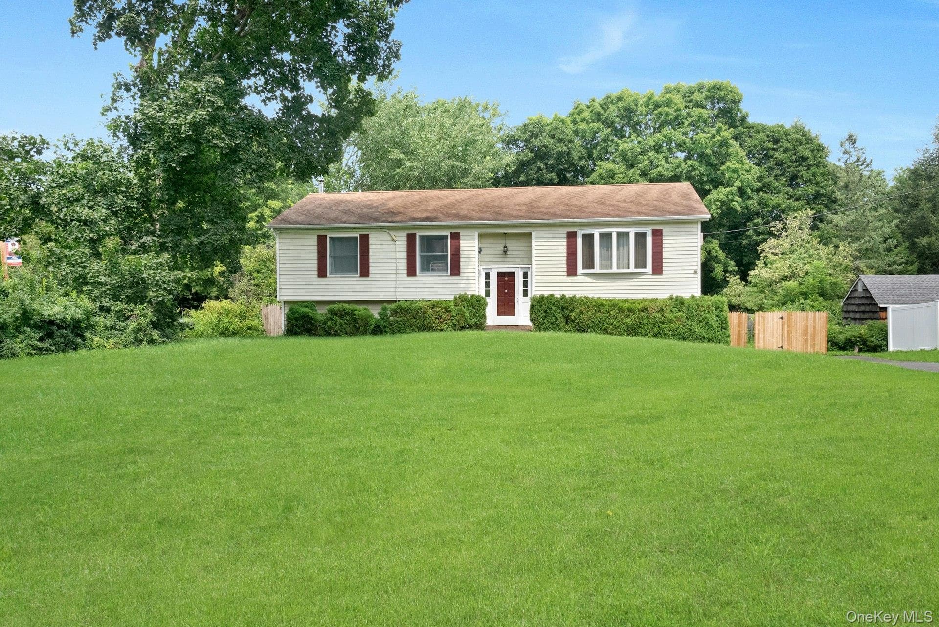 2 Shirley Drive photo 1