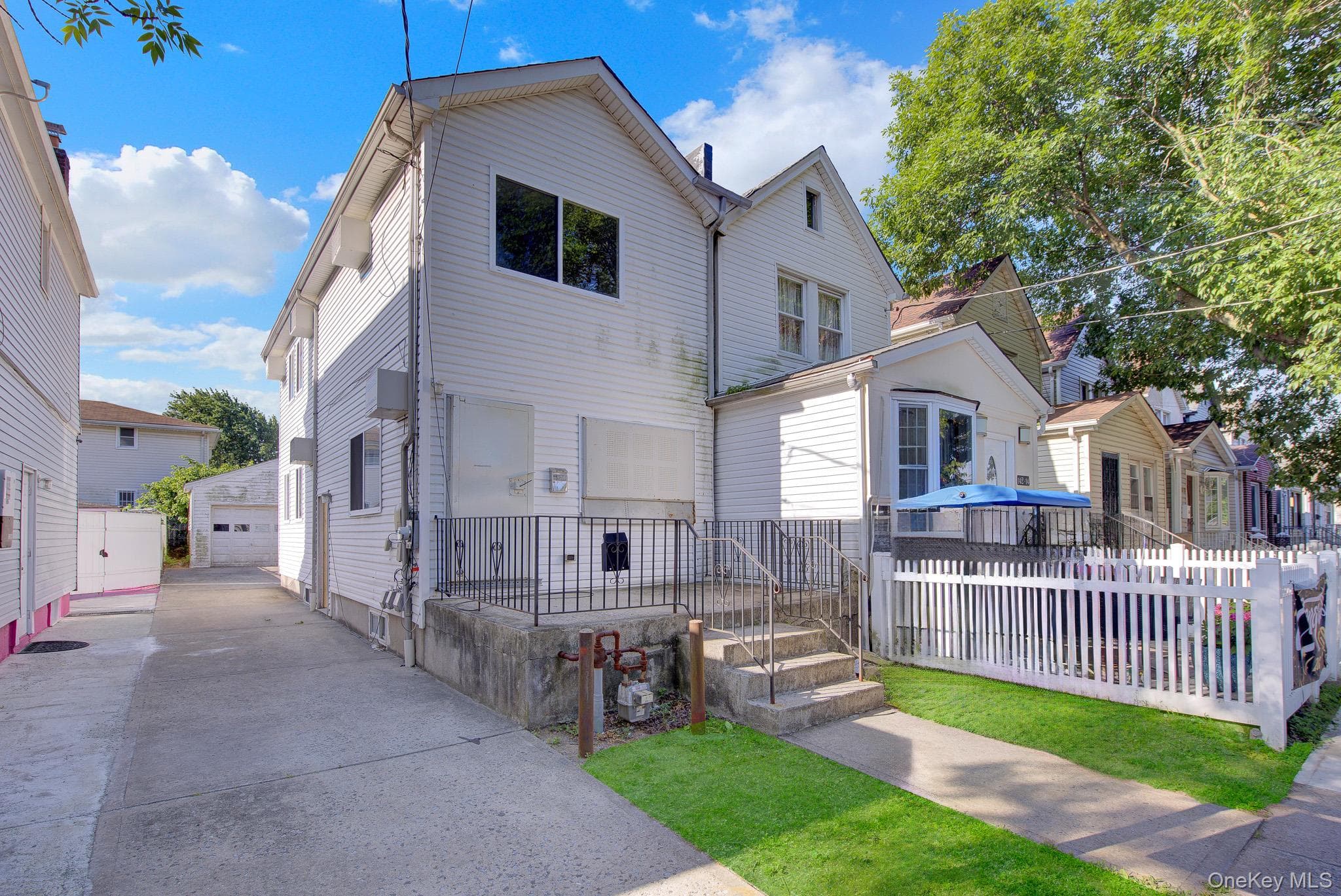142-16 116th Avenue thumbnail 3