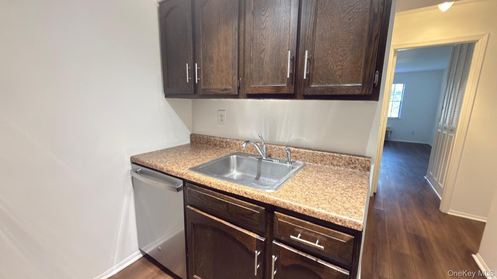 440 Carpenter Avenue Unit: 23 thumbnail 8