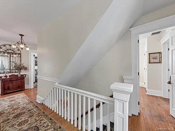 421 Spring Street thumbnail 26
