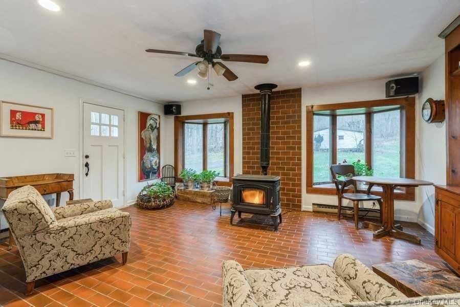 1141 Beekman Road thumbnail 10