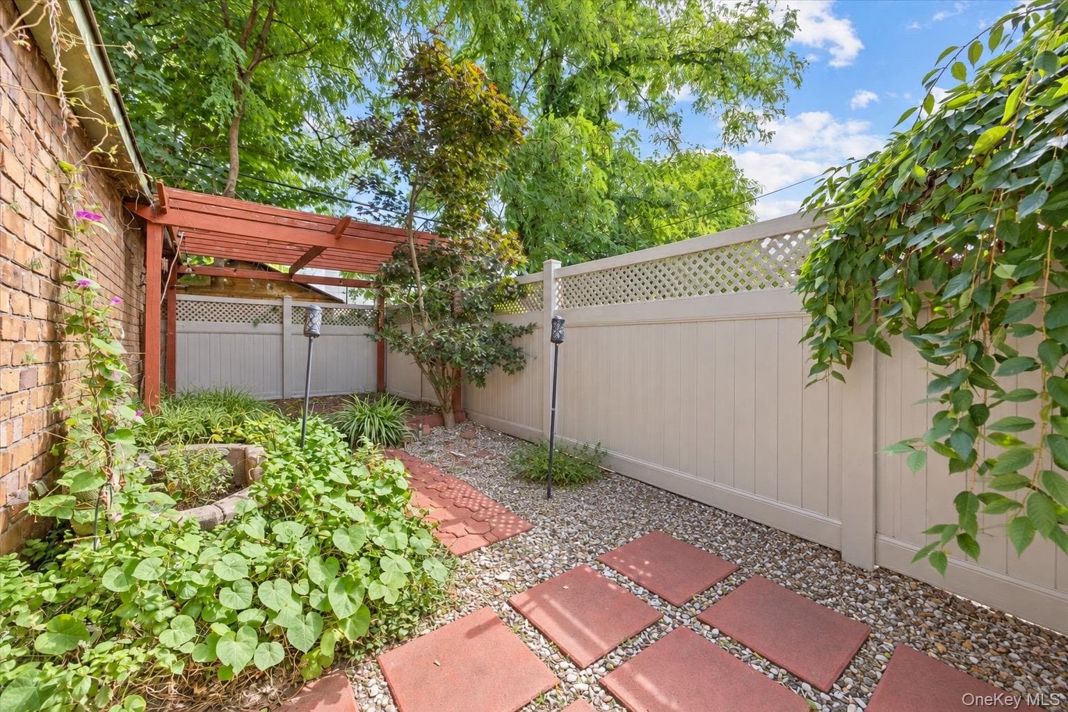 1515 E 55th Street thumbnail 23