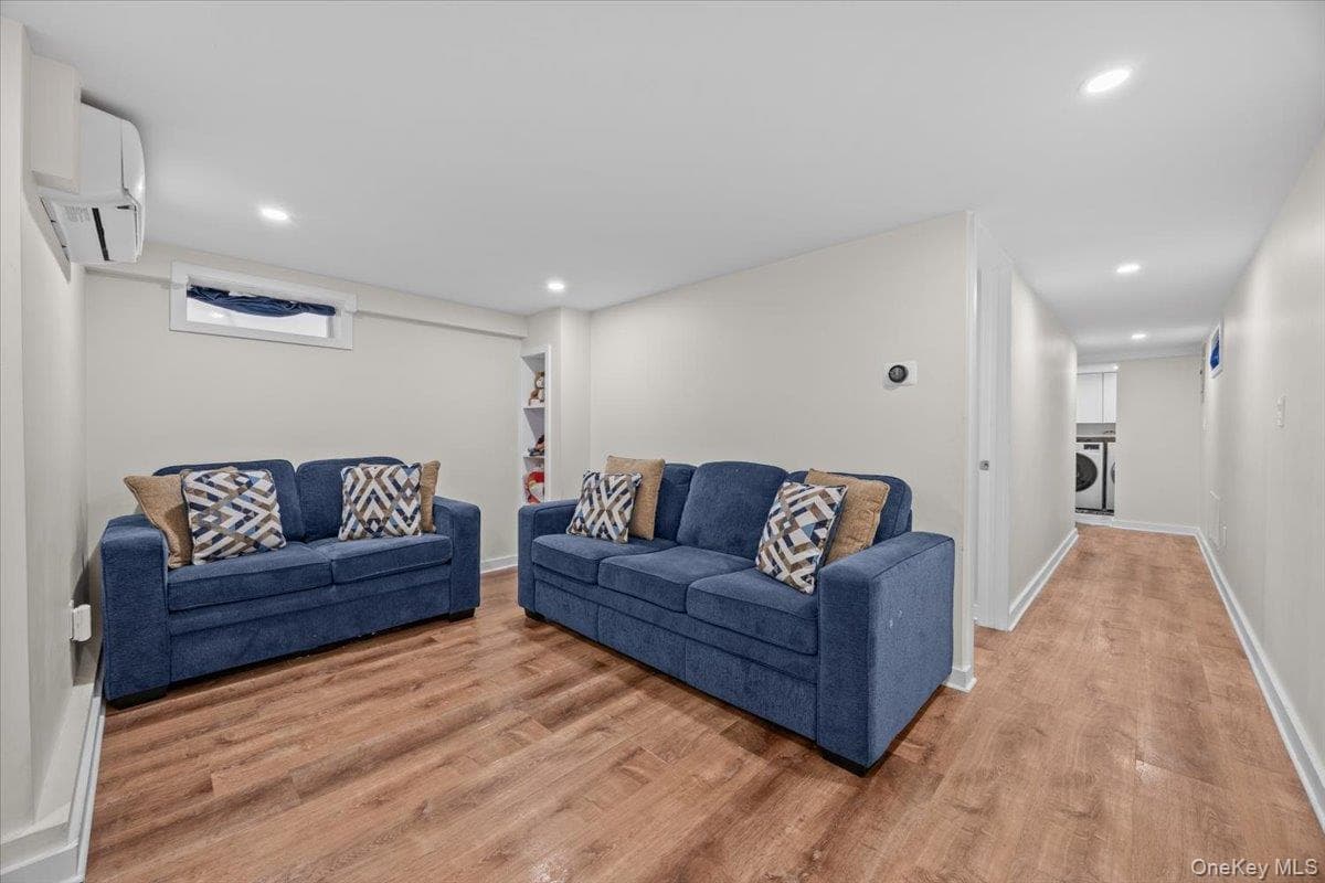 1515 E 55th Street thumbnail 14