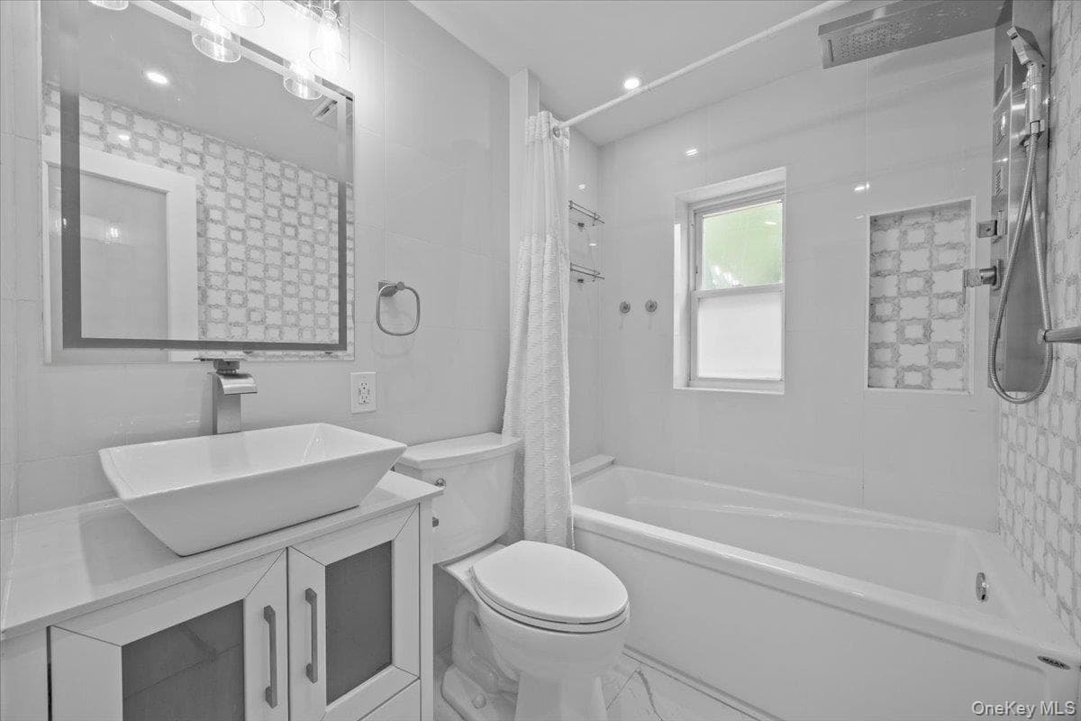 1515 E 55th Street thumbnail 13