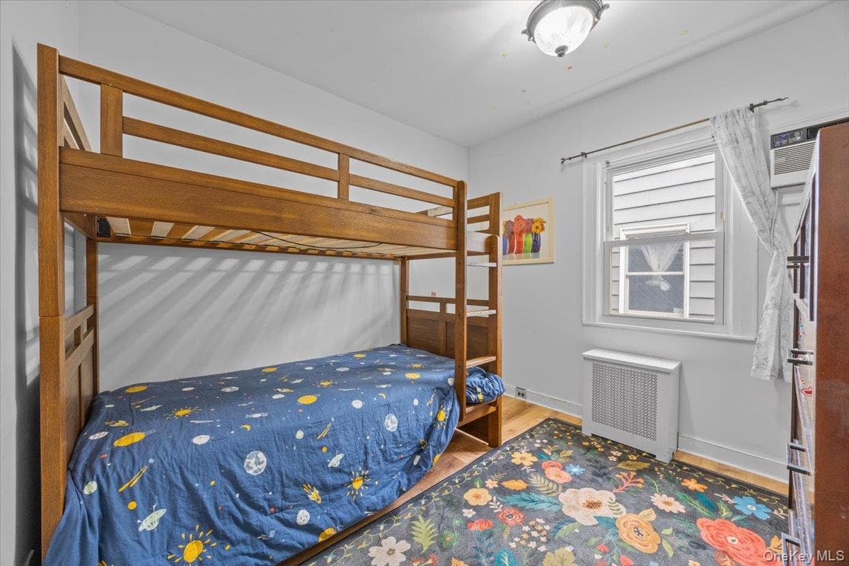 1515 E 55th Street thumbnail 12