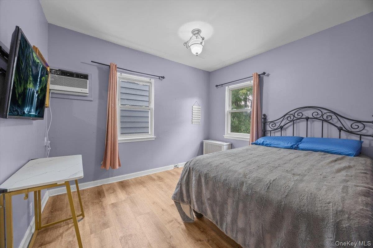 1515 E 55th Street thumbnail 11