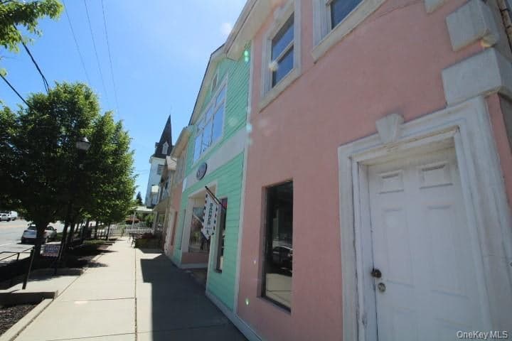 457 Broadway thumbnail 3