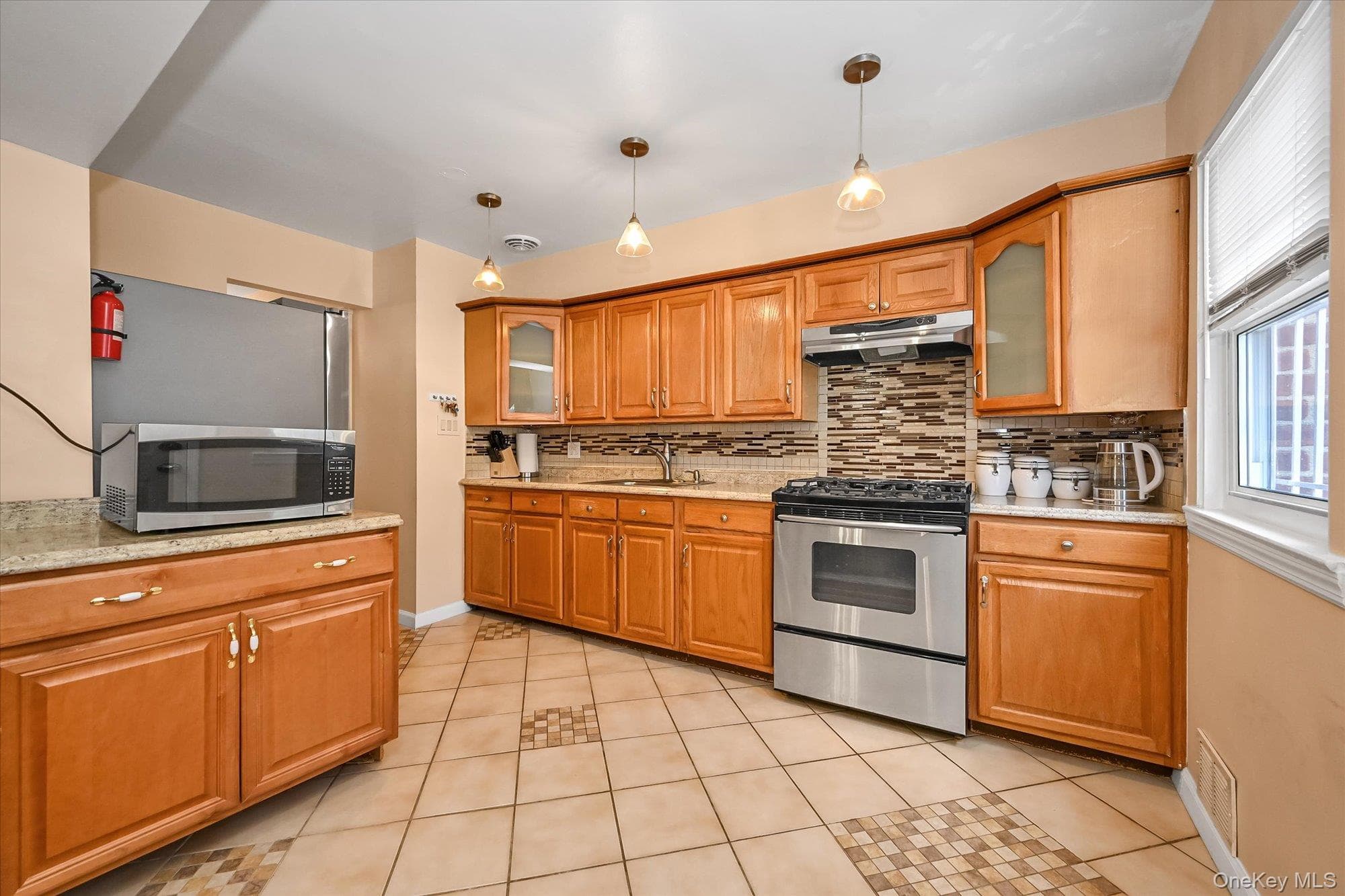 253-27 147th Avenue thumbnail 8