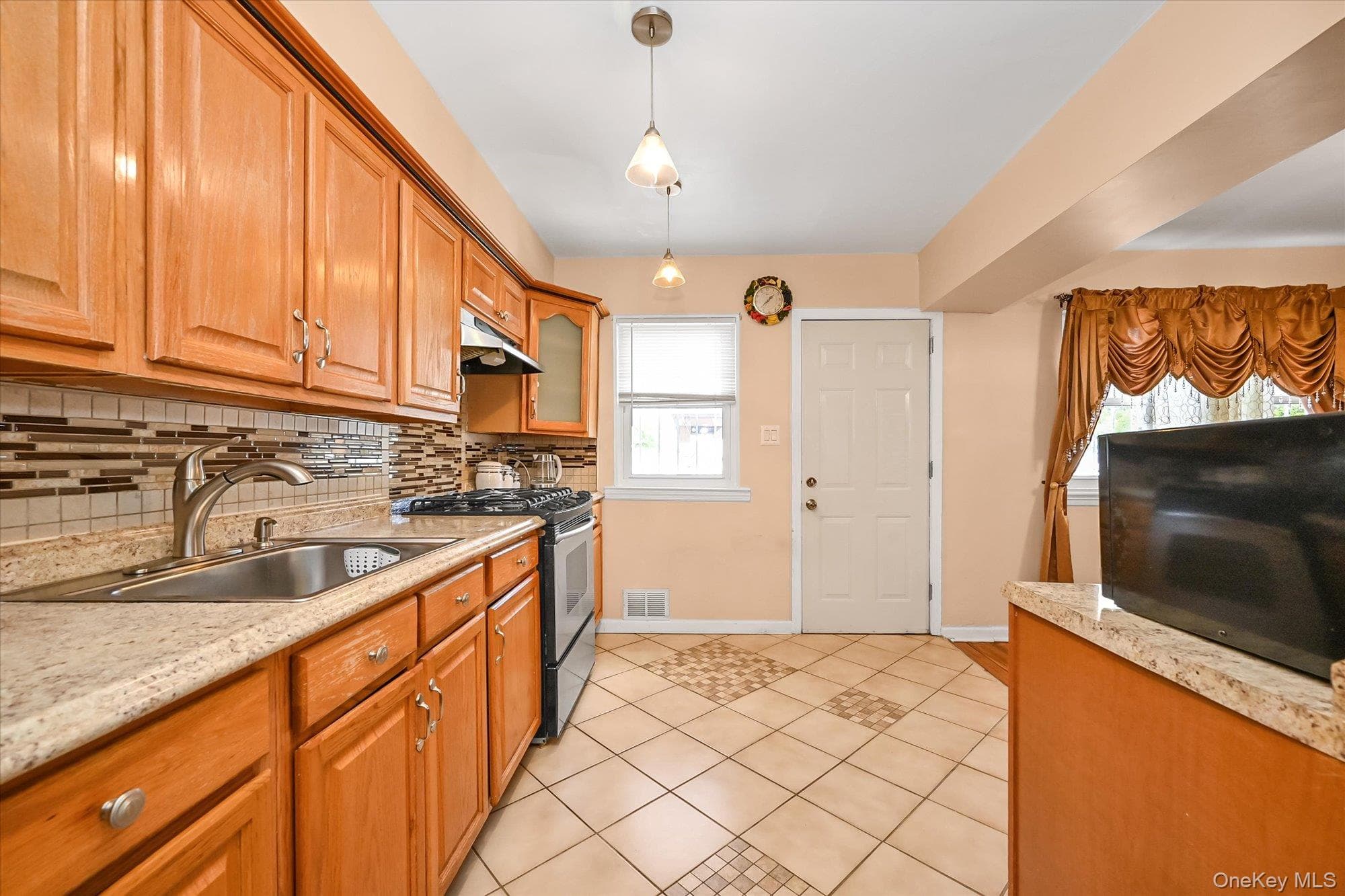 253-27 147th Avenue thumbnail 9