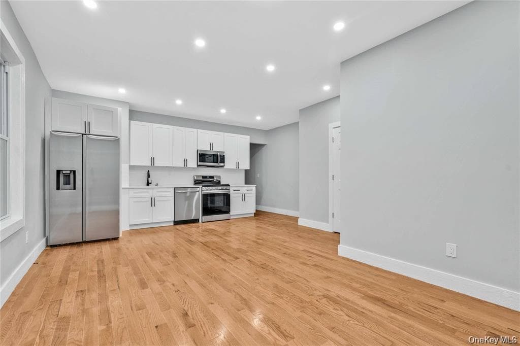 1462 New York Avenue thumbnail 4