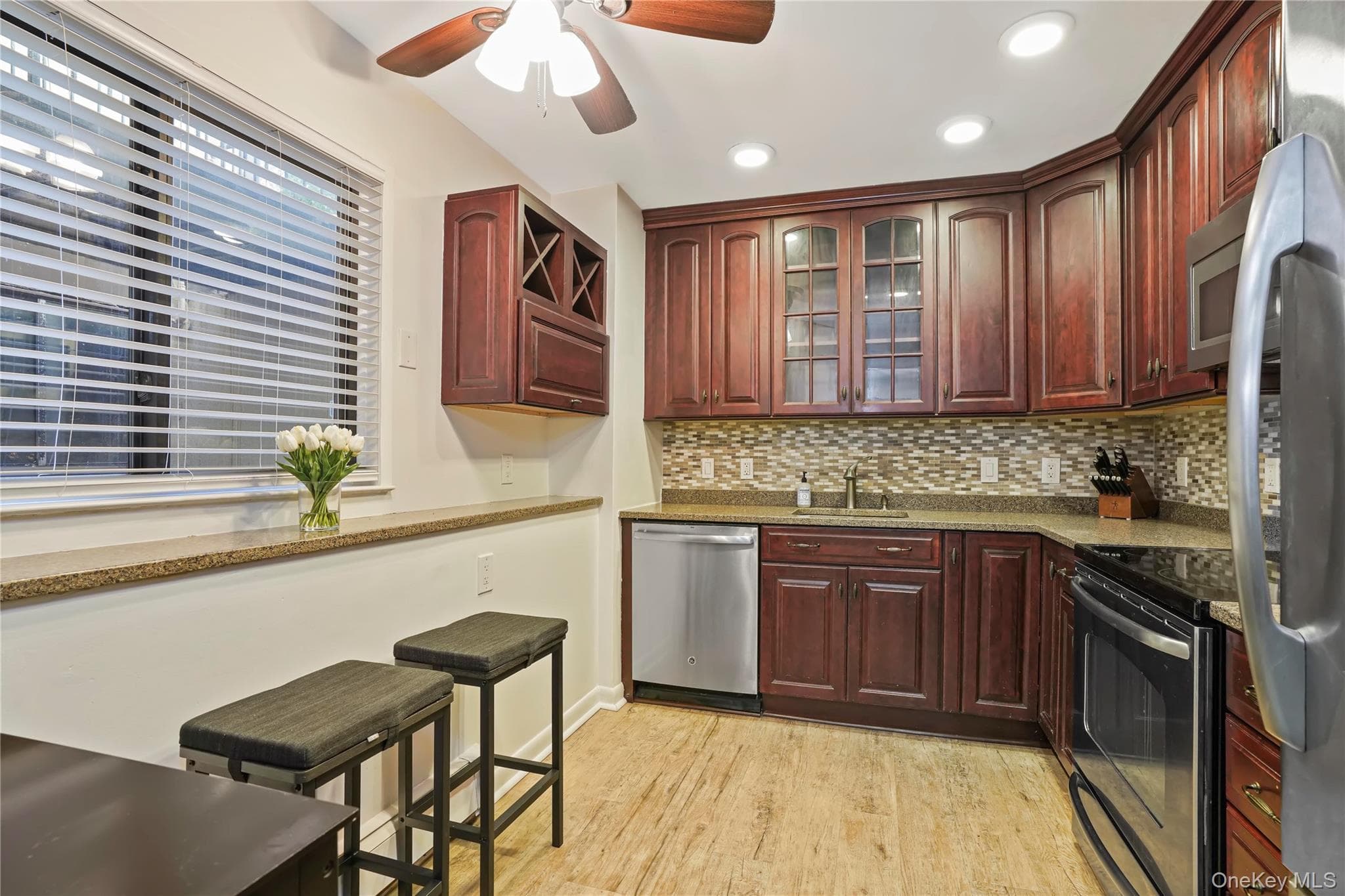 7 Granada Crescent Unit: 2 thumbnail 8