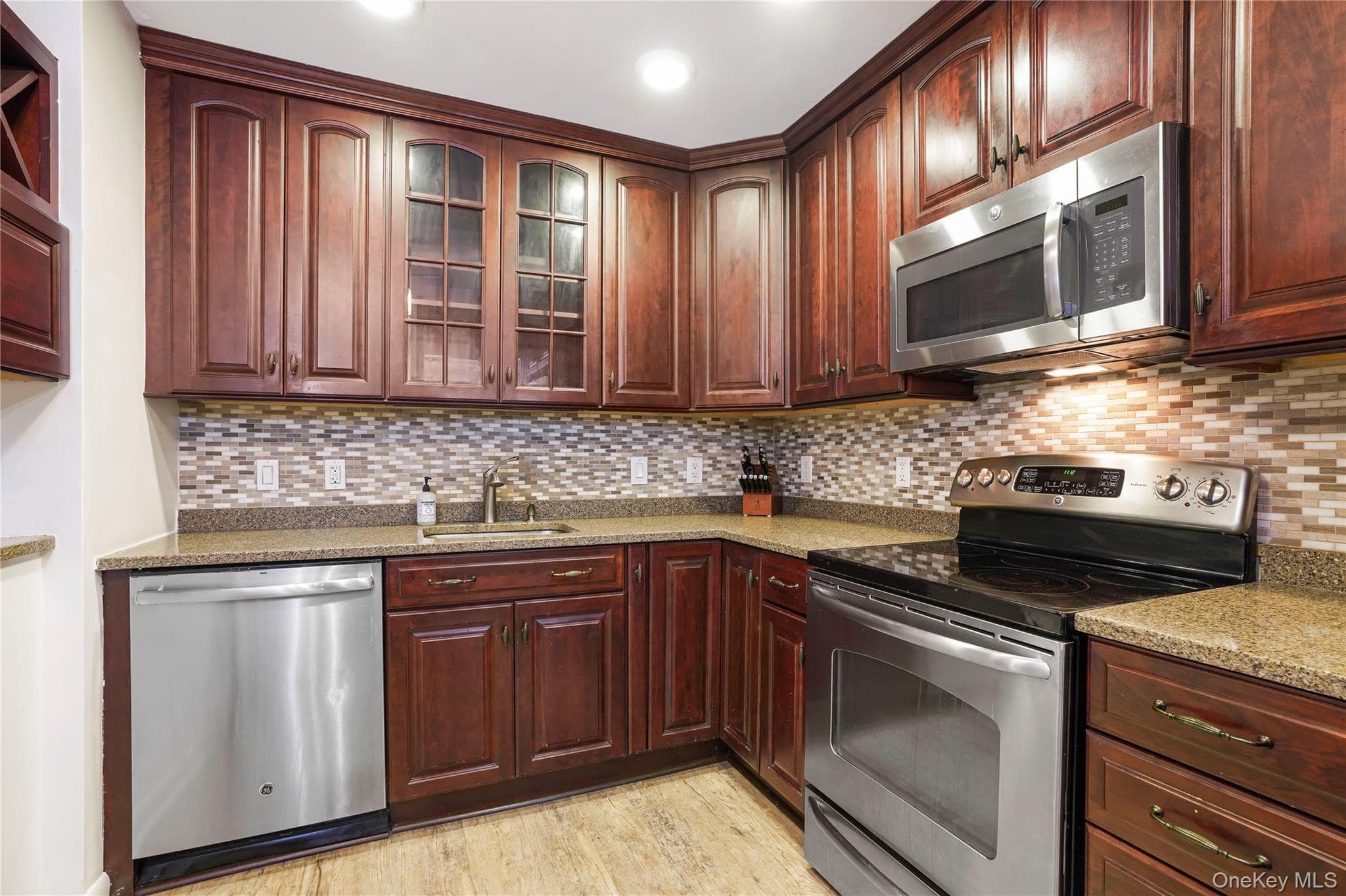 7 Granada Crescent Unit: 2 thumbnail 9