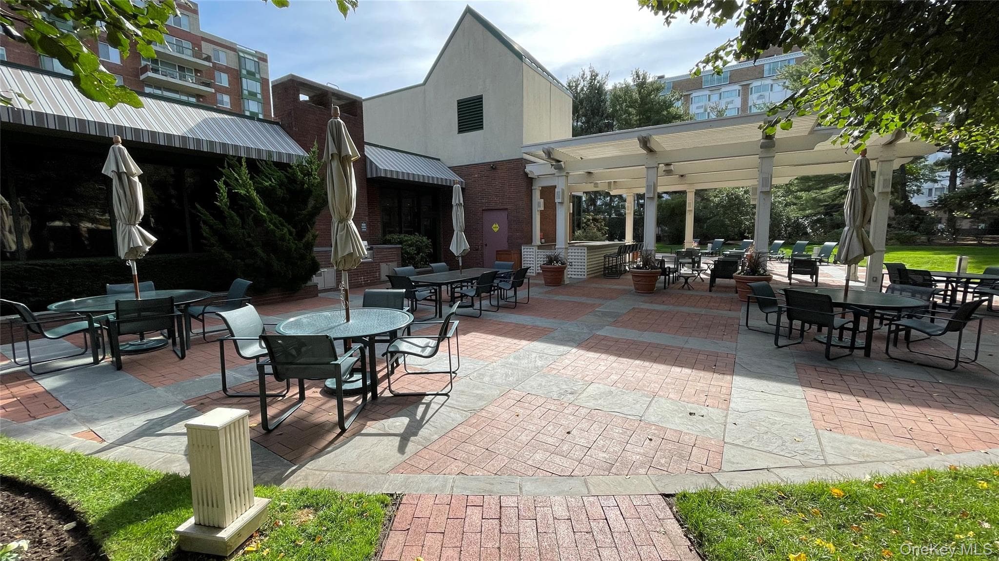 111 Cherry Valley Avenue Unit: 702 W thumbnail 3