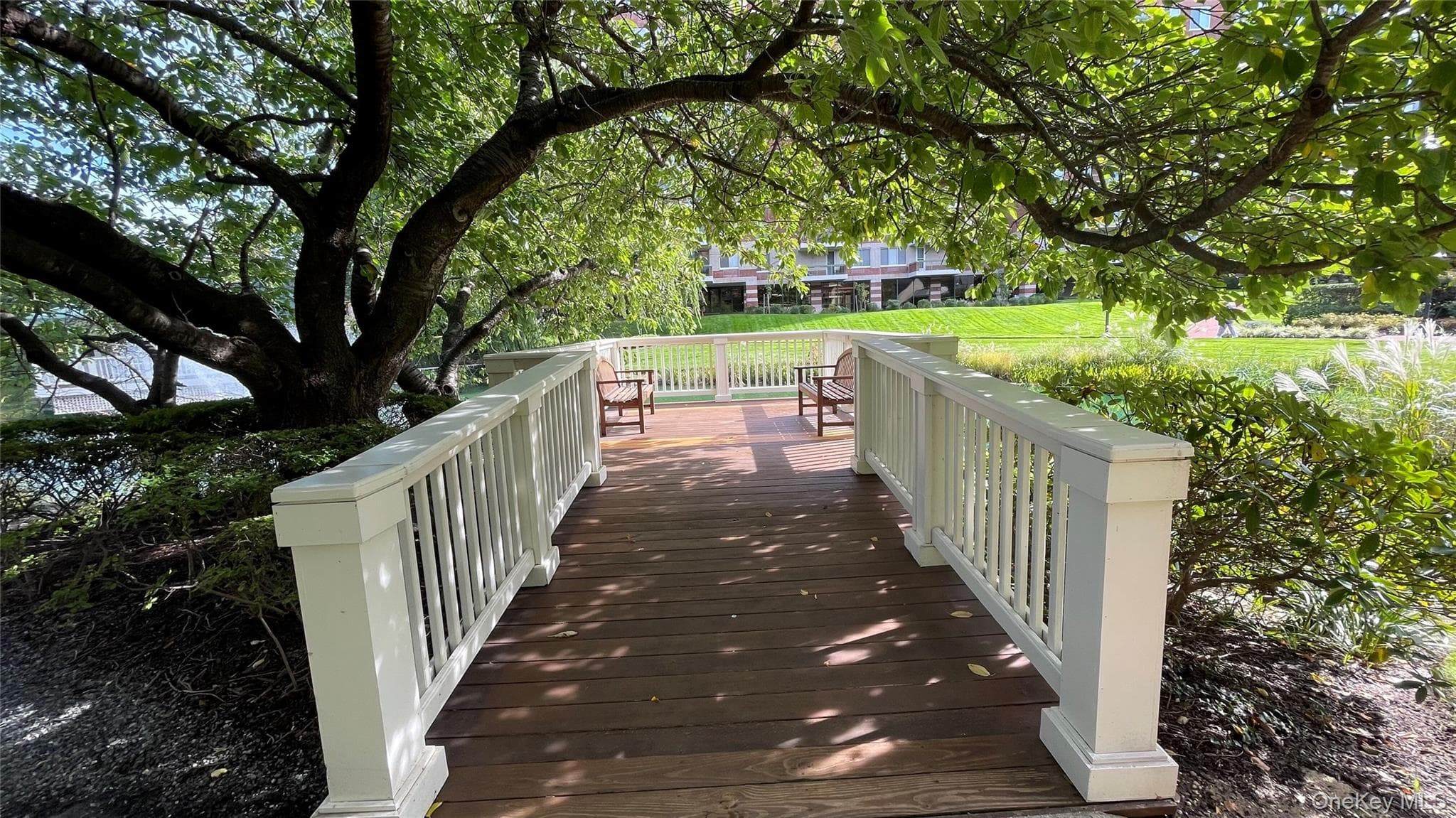 111 Cherry Valley Avenue Unit: 702 W thumbnail 4