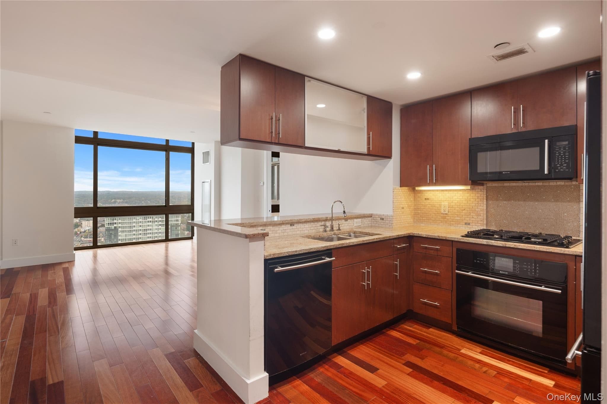 175 Huguenot Street Unit: 3104 thumbnail 8