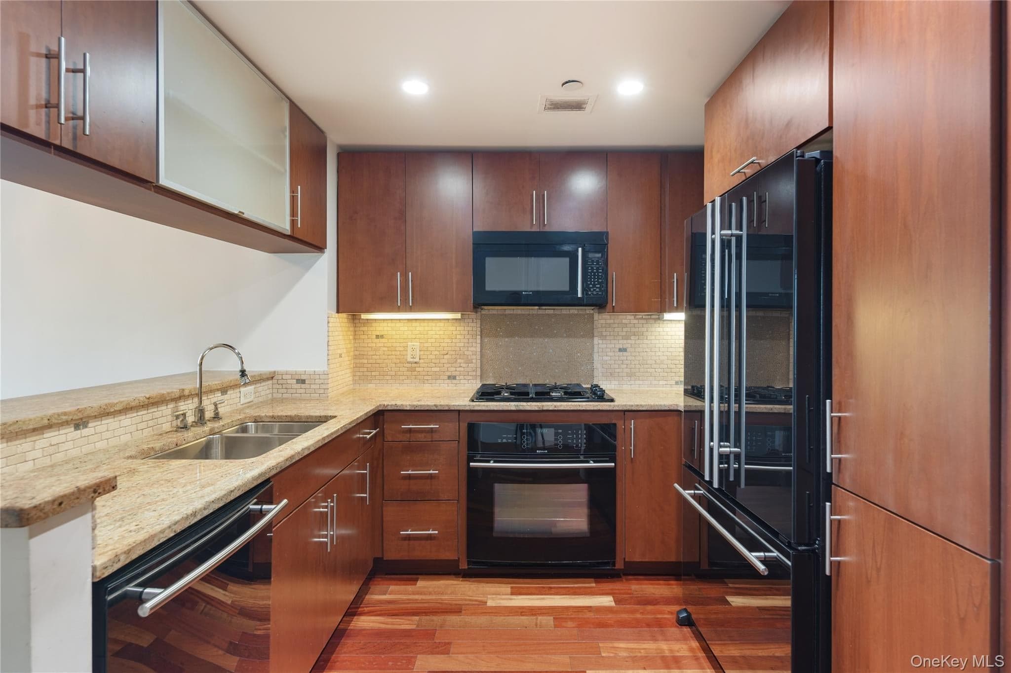 175 Huguenot Street Unit: 3104 thumbnail 7