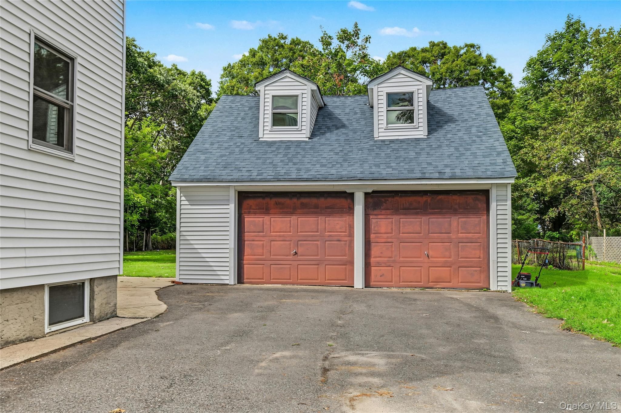 930 Tooker Avenue thumbnail 21