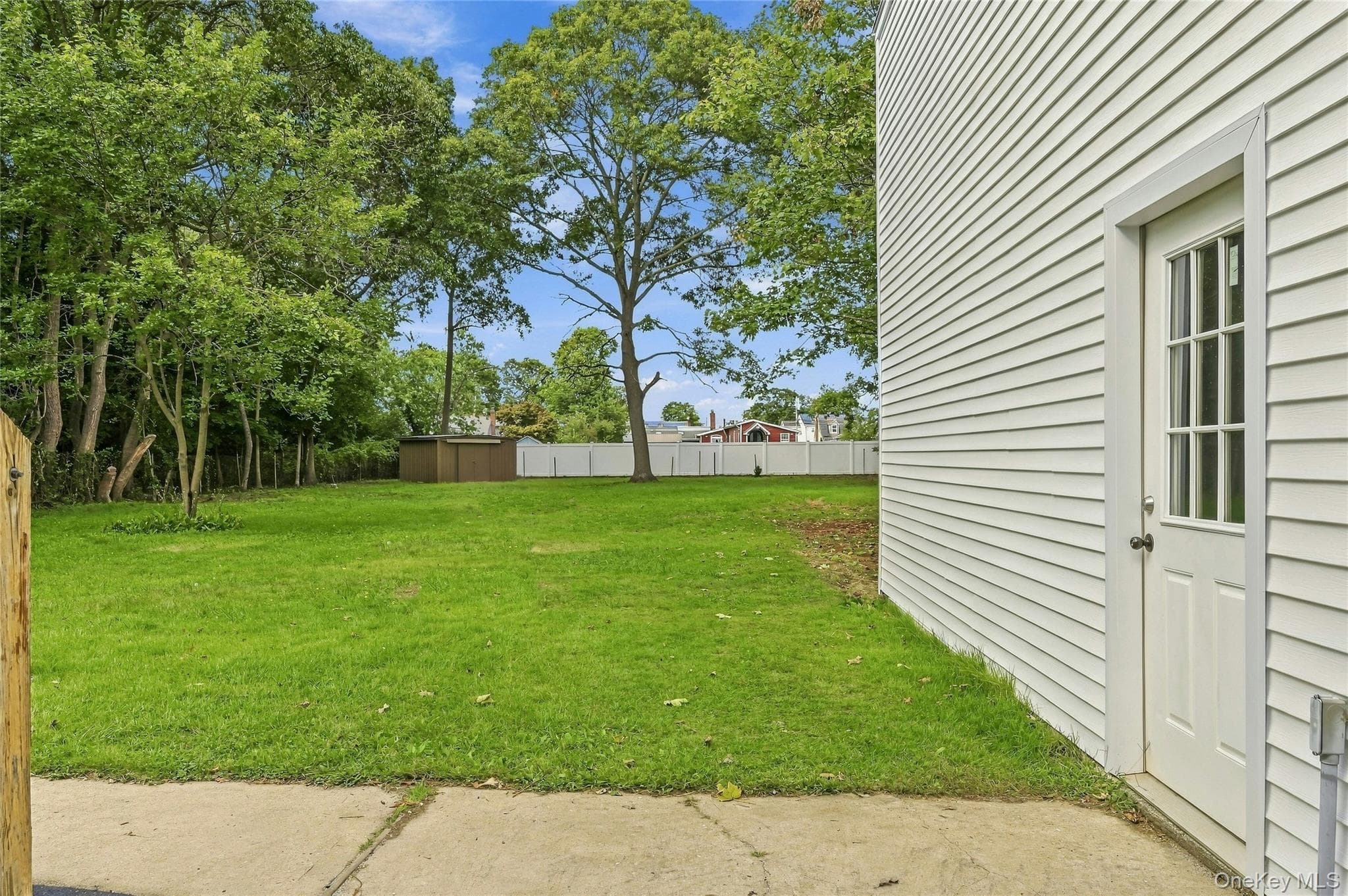 930 Tooker Avenue thumbnail 24
