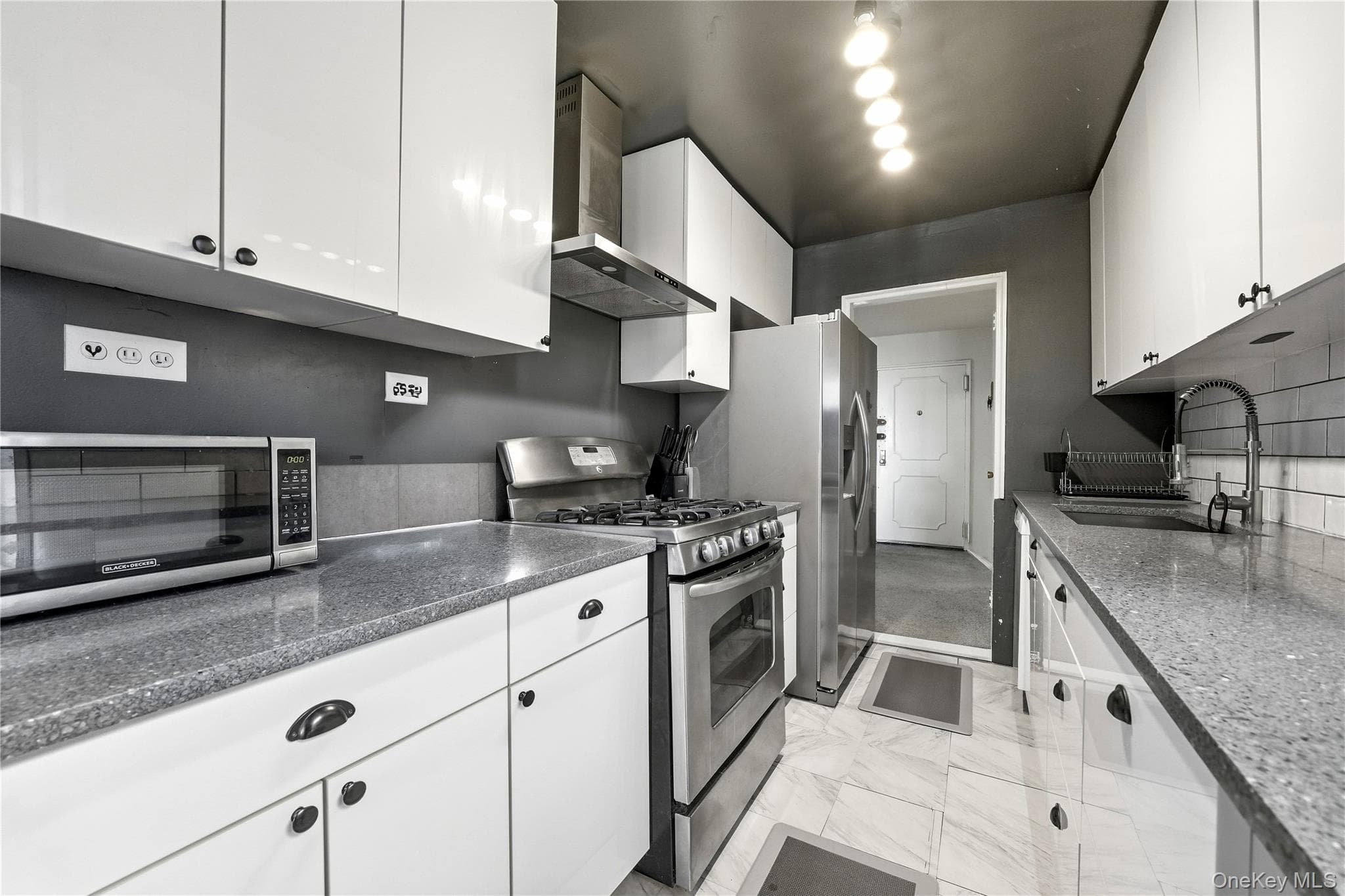 18-40 211th Street Unit: 6B thumbnail 14