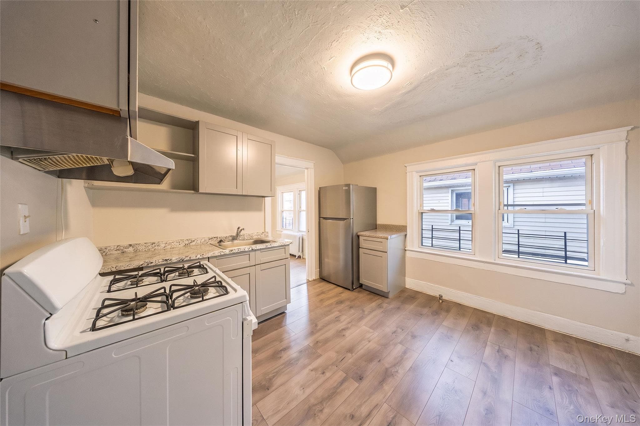 324 Underhill Avenue thumbnail 11