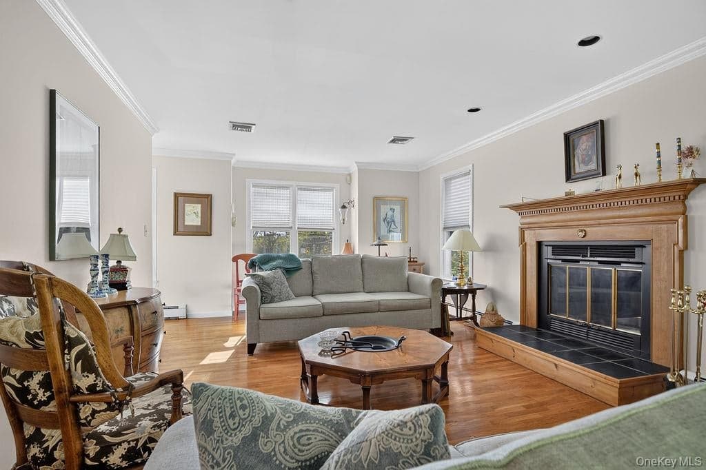 160 Hillside Avenue thumbnail 5