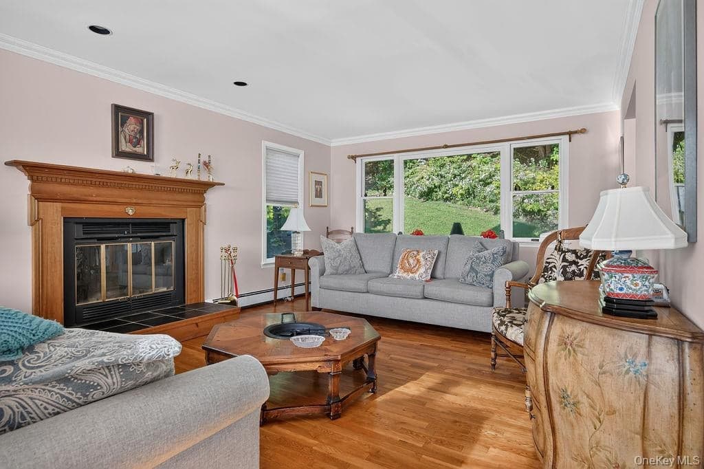 160 Hillside Avenue thumbnail 6