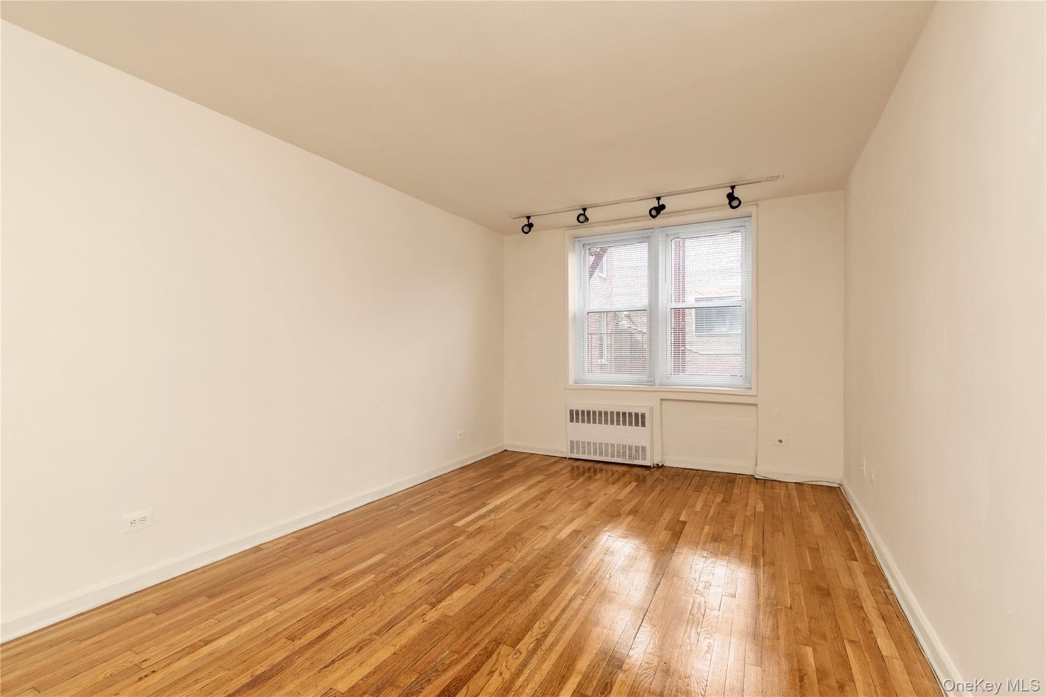 31-85 Crescent Street St Unit: 2nd thumbnail 5
