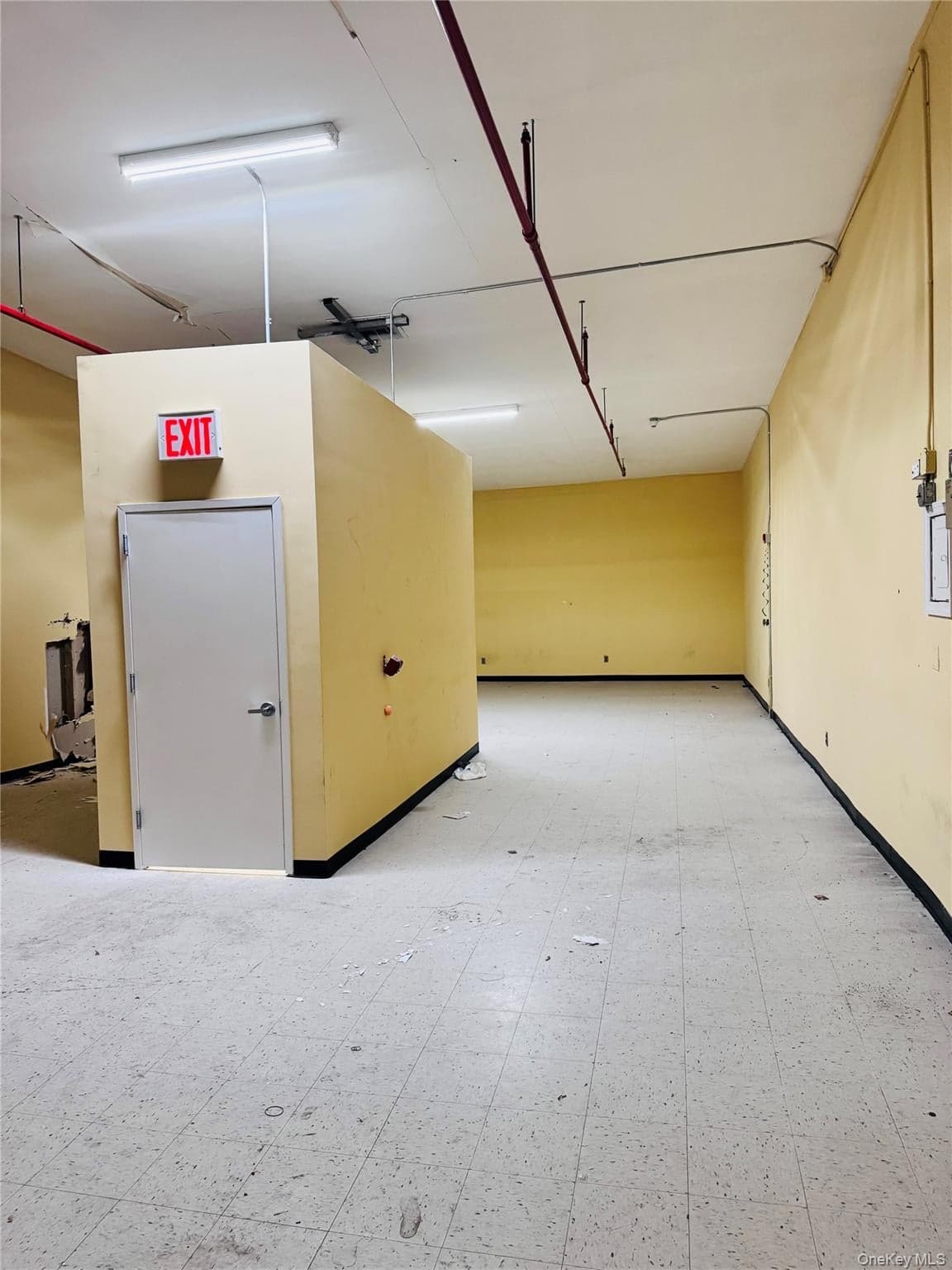 30-75 Steinway Street thumbnail 17