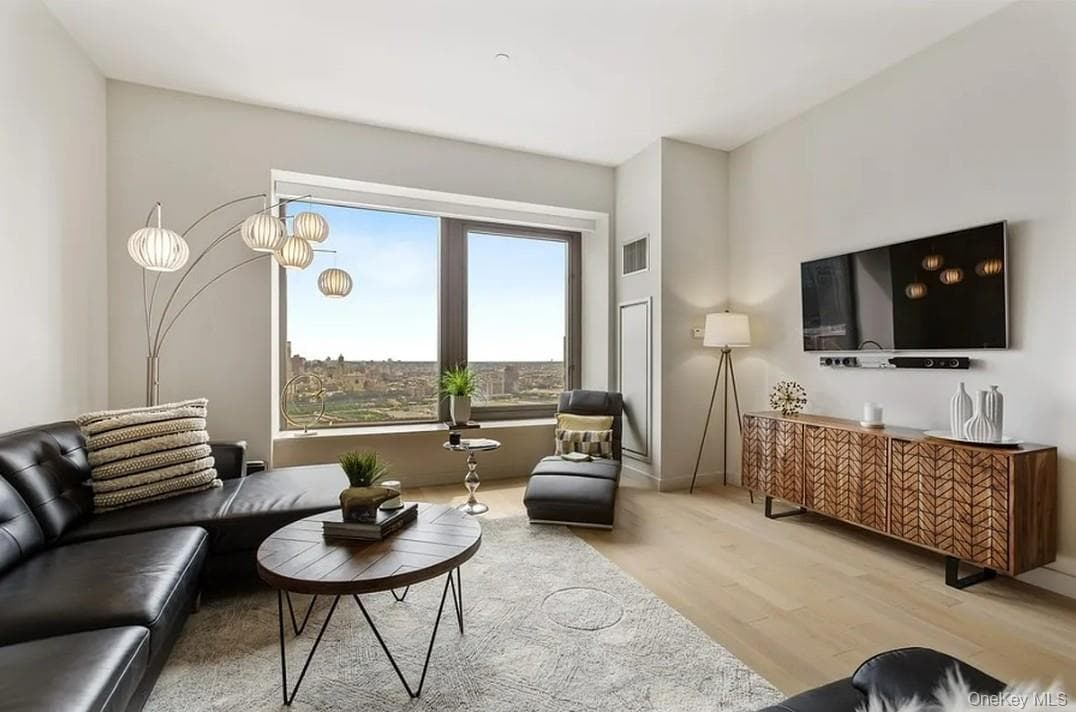 75 Wall Street Unit: 36R thumbnail 18